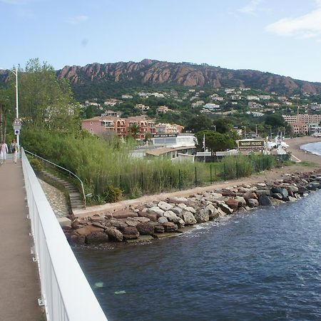 Agay Beach Hotel Saint-Raphaël Екстериор снимка