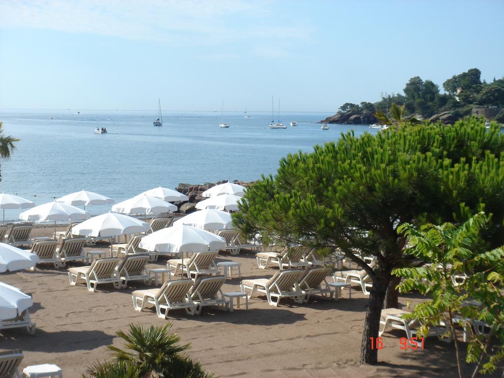 Agay Beach Hotel Saint-Raphaël Екстериор снимка