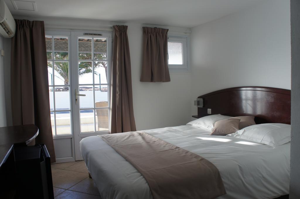 Agay Beach Hotel Saint-Raphaël Стая снимка