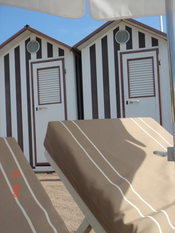 Agay Beach Hotel Saint-Raphaël Екстериор снимка